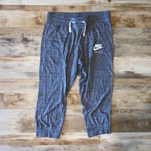 Nike Cropped Joggers